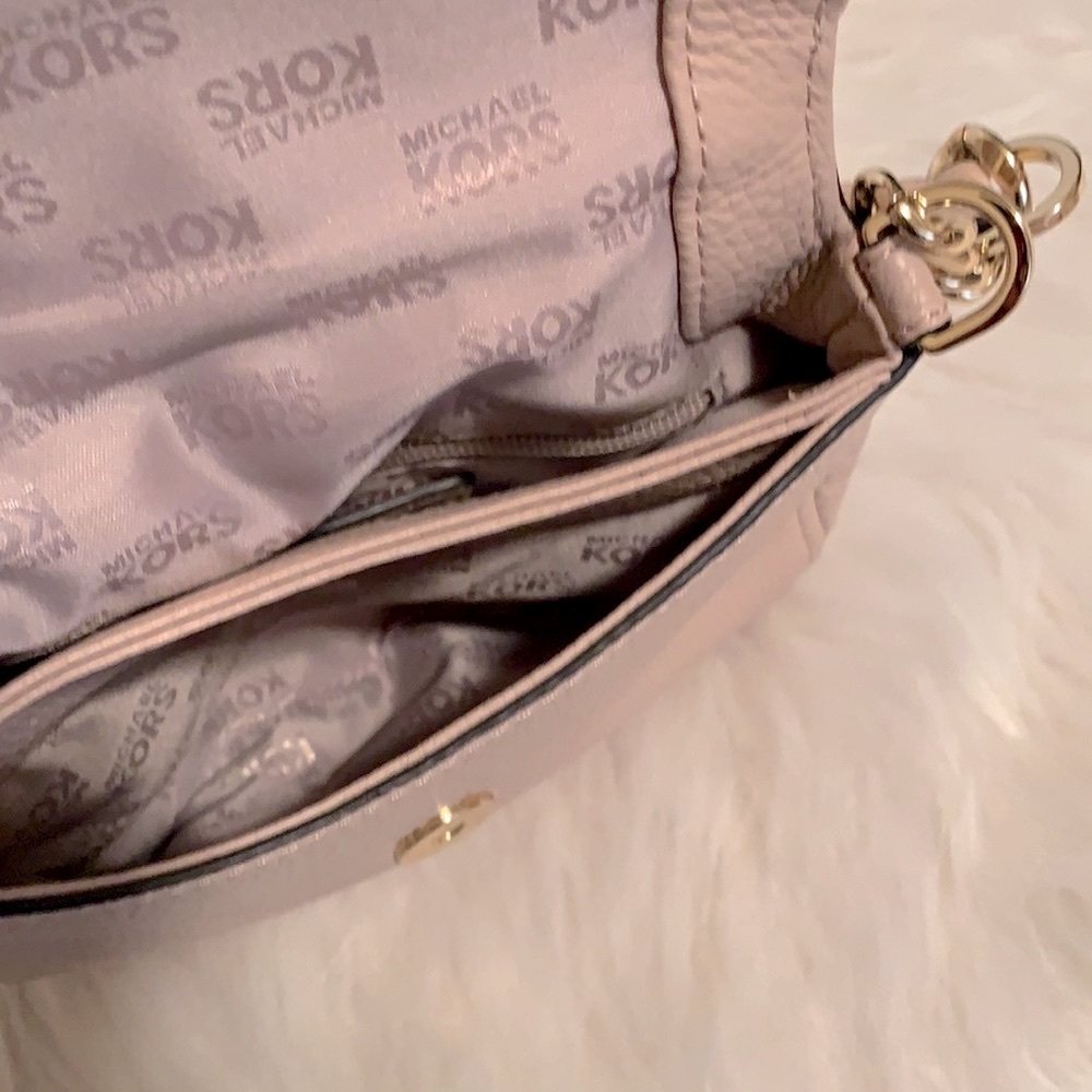 Michael Kors small crossbody - Picture 4 of 10